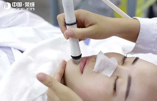 <b>睿辰科普  毛孔一定不能堵！小氣泡清潔毛孔</b>